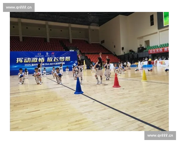 篮球赛场激烈对决 各路强队争夺总冠军荣耀 风云再起 激情与实力碰撞 篮球赛场激烈对决 各路强队争夺总冠军荣耀 风云再起 激情与实力碰撞